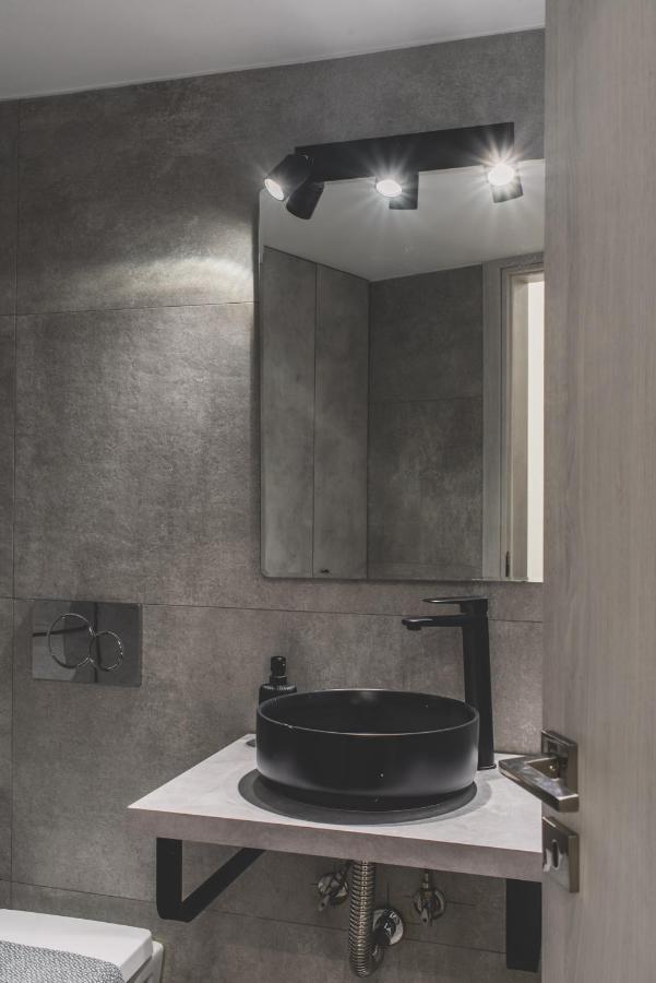 Ederlezi Habitat Apartments พีเรียส ภายนอก รูปภาพ