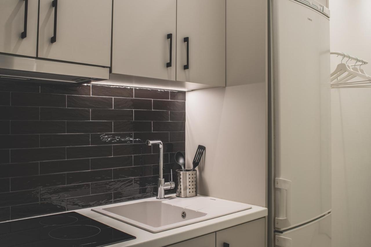 Ederlezi Habitat Apartments พีเรียส ภายนอก รูปภาพ